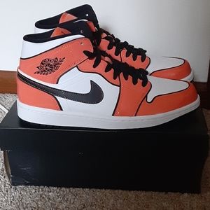 Jordan 1 Turf Oranges